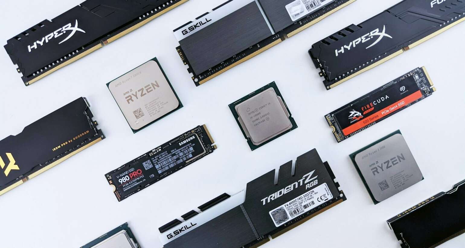Composants informatiques : pourquoi les prix explosent à cause de l’IA